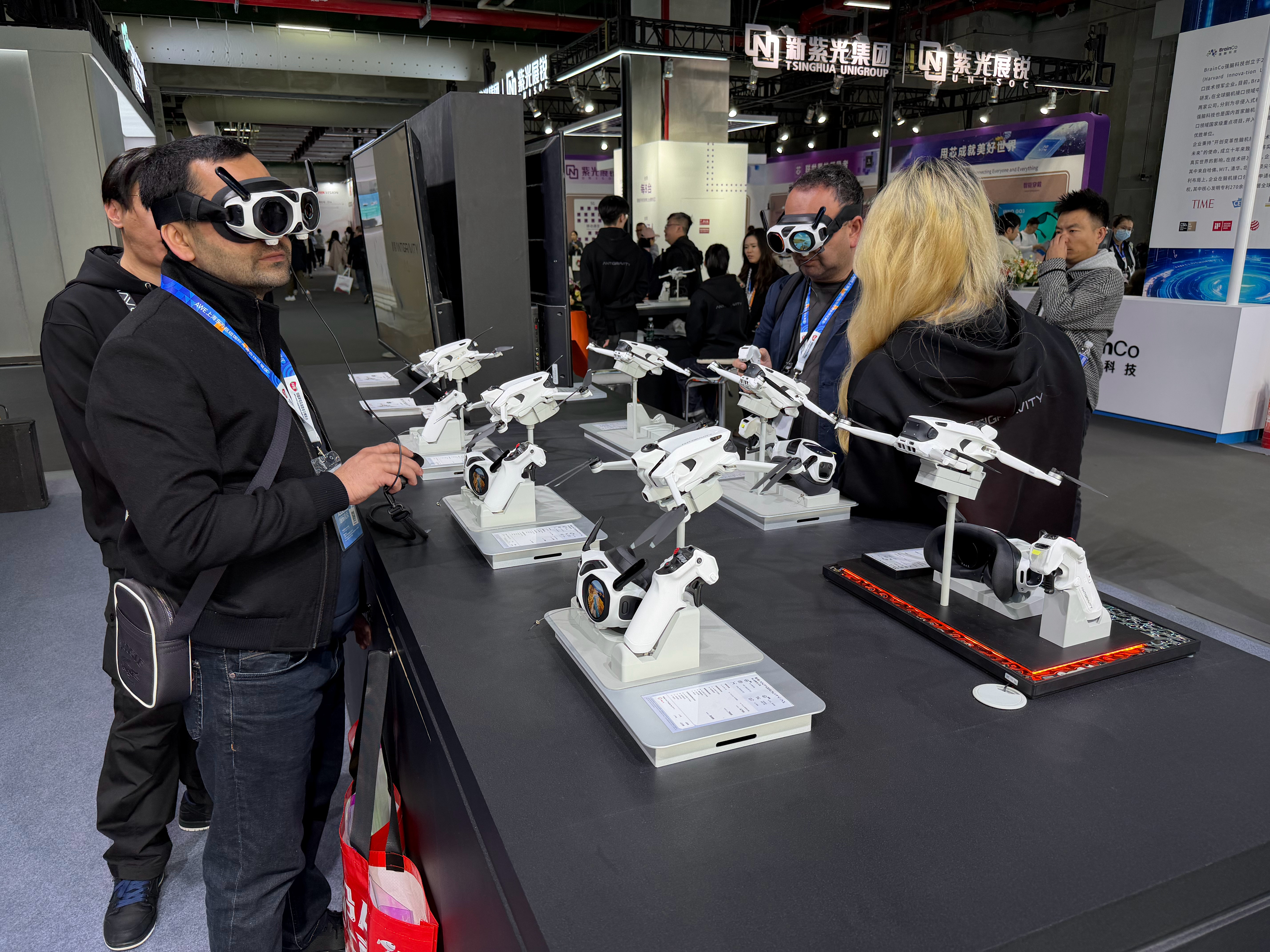 打卡AWE2026影翎Antigravity展台，对穿越机、无人机感兴趣的朋友一