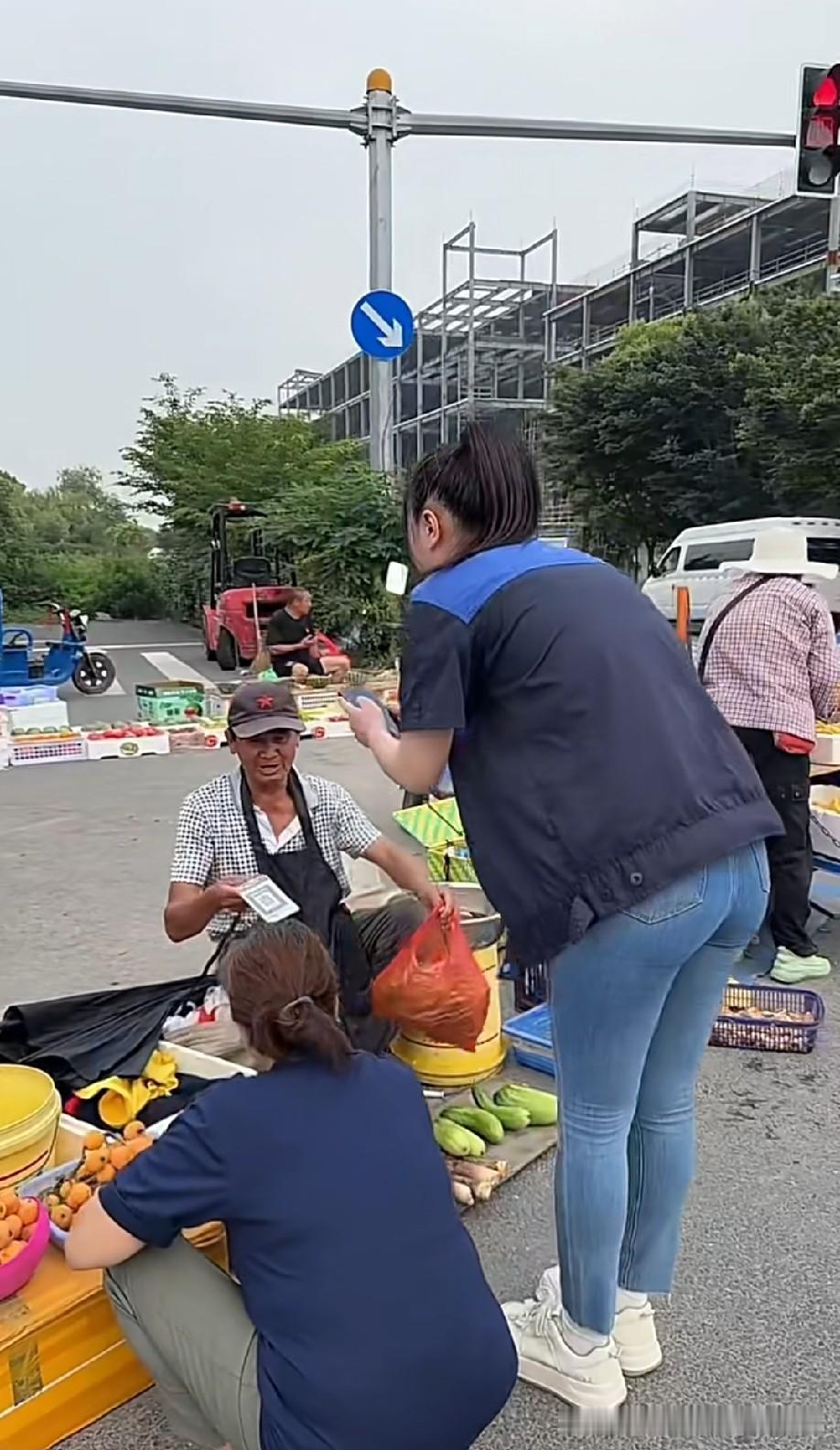 天气太热了，菜也奄奄的！卖相不太好。
