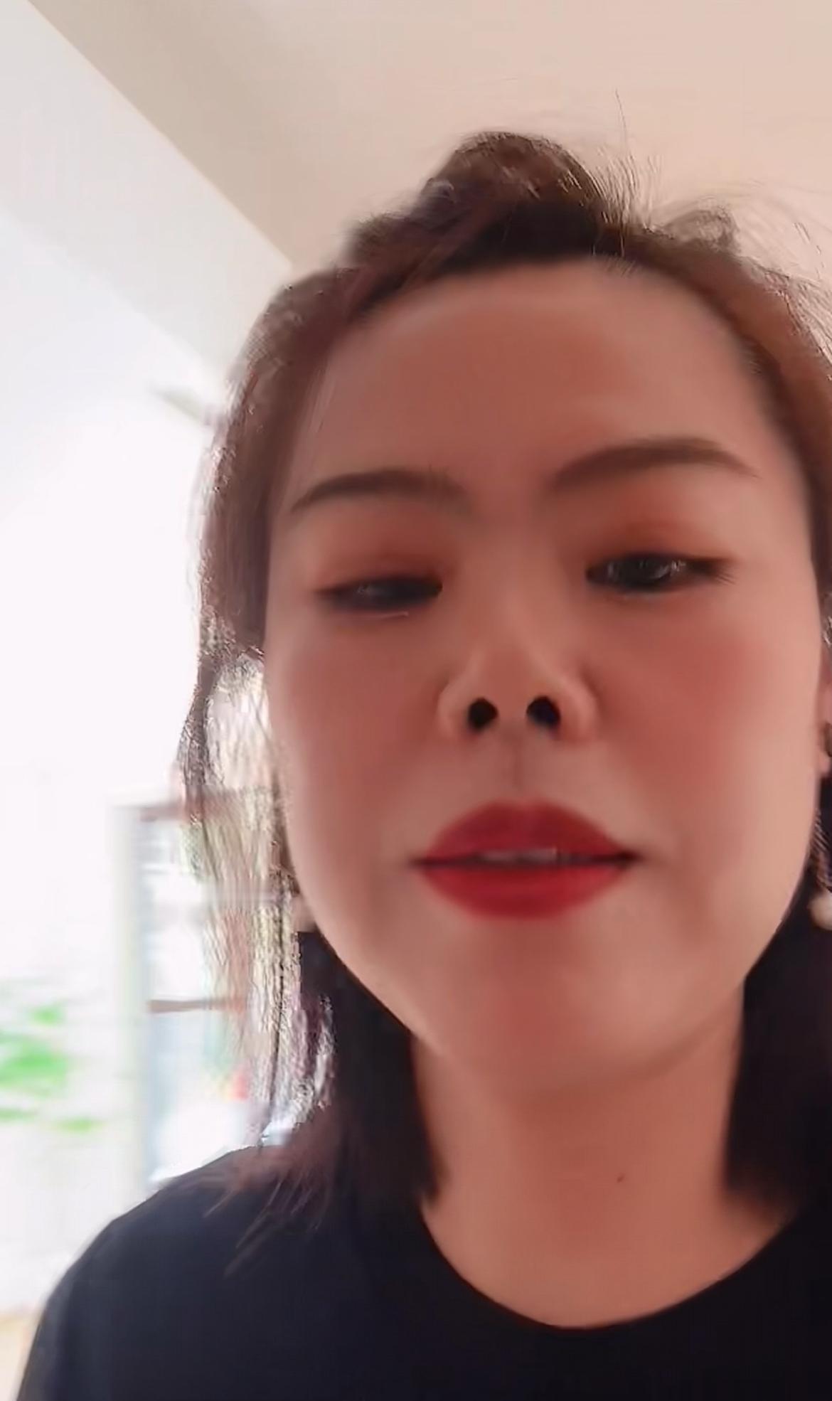苦茶丹丹香，自称开原最美的女人，准备秋天最后的狂欢！
伙伴们，再不穿裙子，今年就