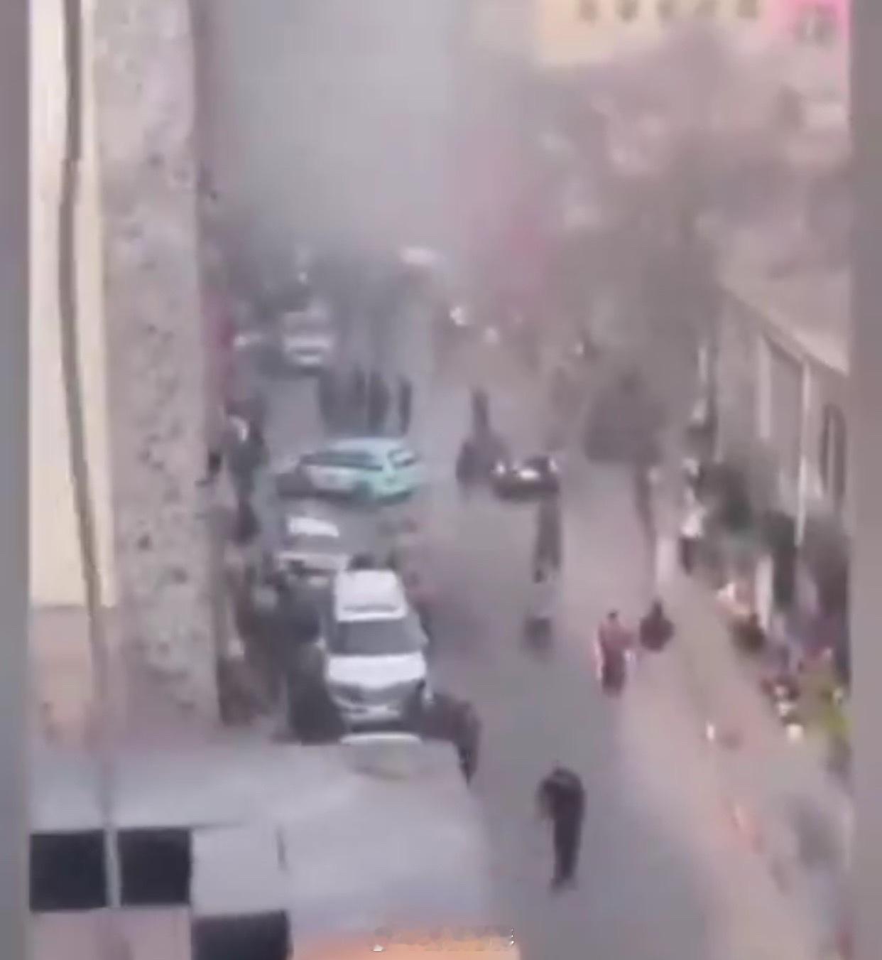 1名中国公民在阿富汗首都爆炸中死亡阿富汗喀布尔沙赫尔瑙区一间酒店发生强烈爆炸，造