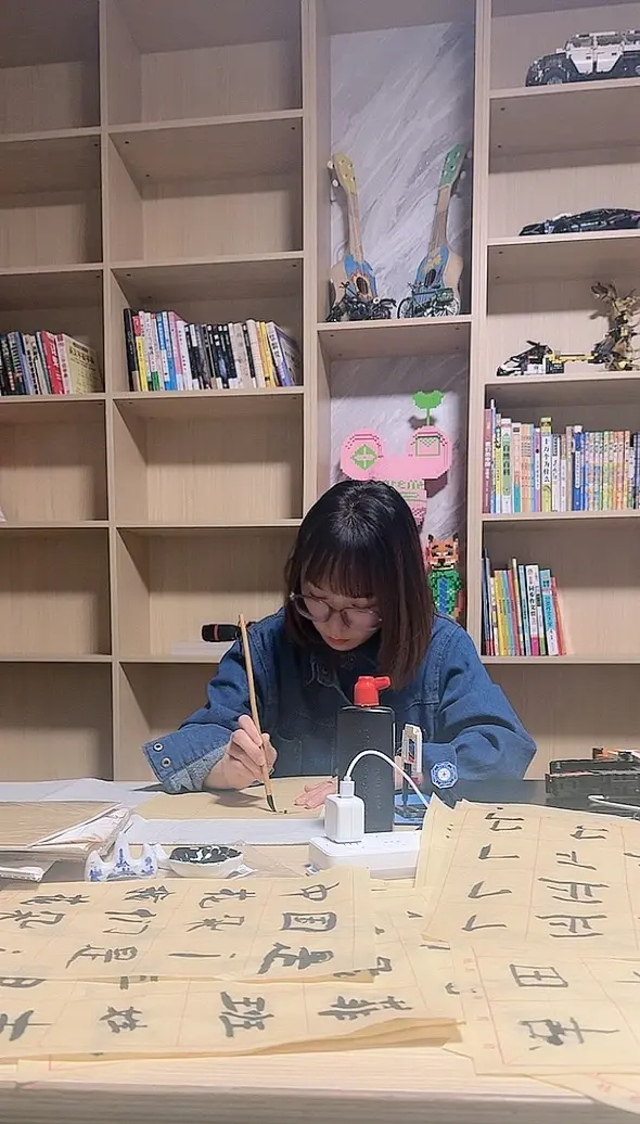 忙忙碌碌的时光虽然匆匆，但不虚度…