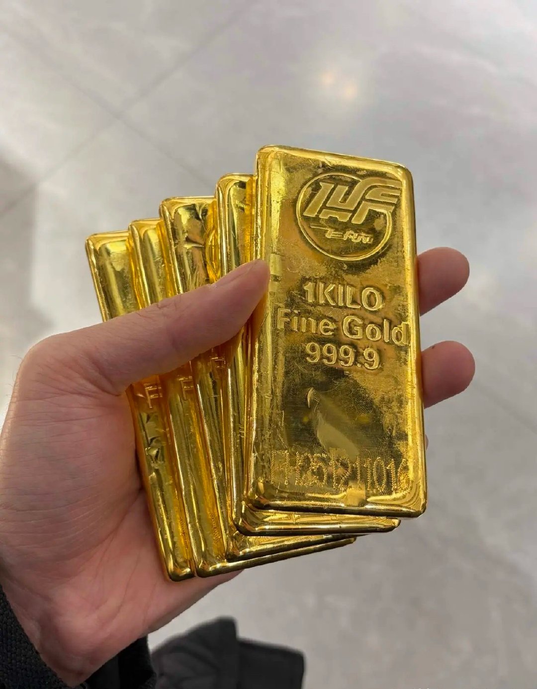 香港黄金期货即将重启，为什么是重启？因为香港黄金期货曾经失败过两次，香港最早的黄