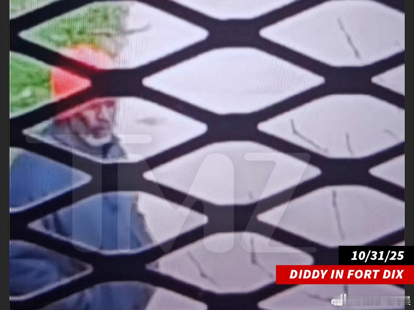 吹牛老爹服刑照 外媒曝光了吹牛老爹（Puff Daddy）在迪克斯堡联邦惩教所的