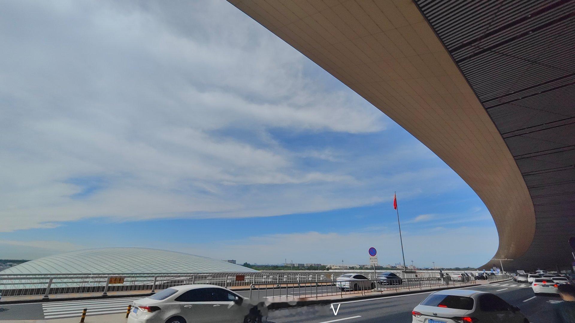 来首都机场，每三四次就要轮到一次要坐小火车的3号航站楼D区，也就是T3-D这个区