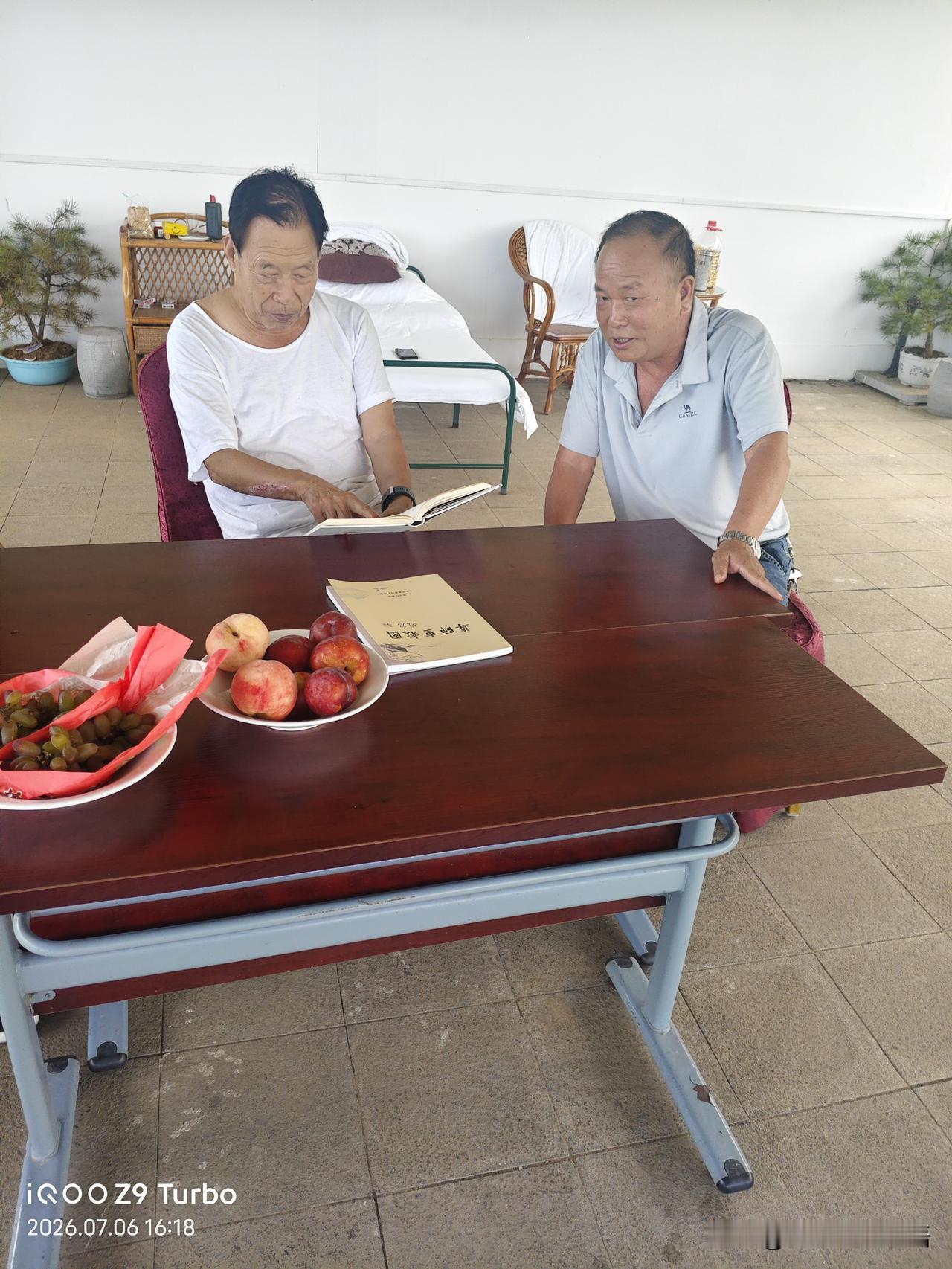 从相识到相知的那个时间阶段，作为河南省委的常委，张世军正担任政法委书记，分管公、