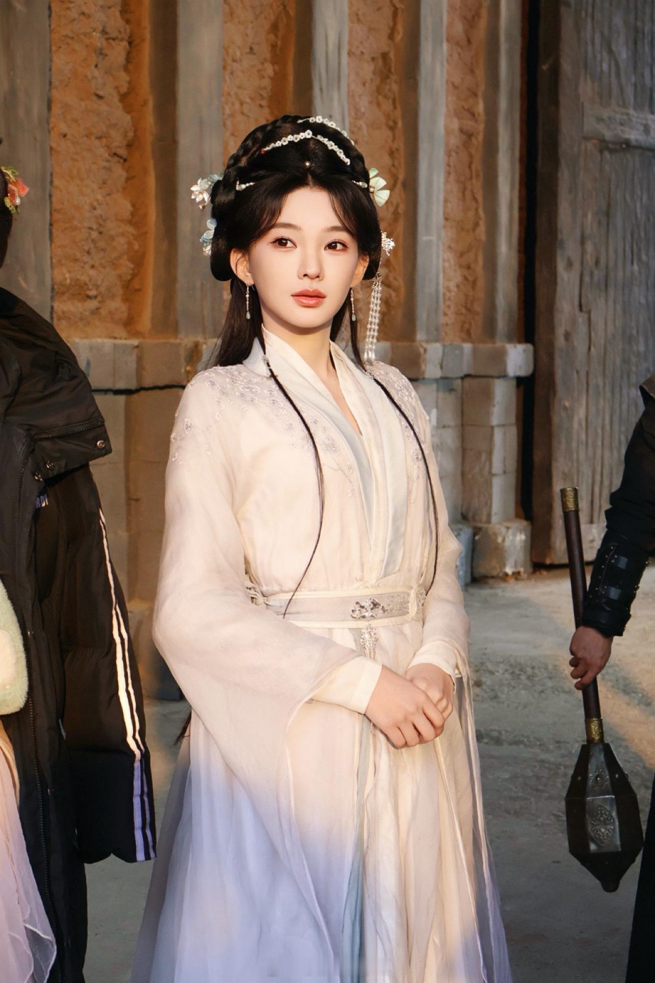 本是柔肠 为君立骨演员陈诗诗