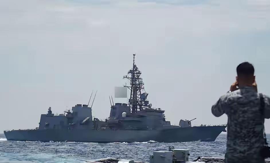 想要偷袭！日本战舰进入台湾海峡，
中方警告不要挺而走险

4月17日下午，亚洲局