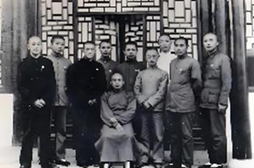 【韩复榘的见识】
 
单口大王刘宝瑞先生代表作之一《韩青天》广为流传，极尽讽刺之