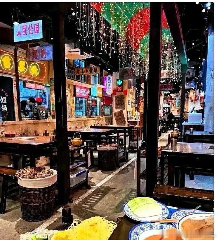 黄金暴涨的副作用，已经在各行各业体现出来了！我舅舅的火锅店开了4年，从2024年