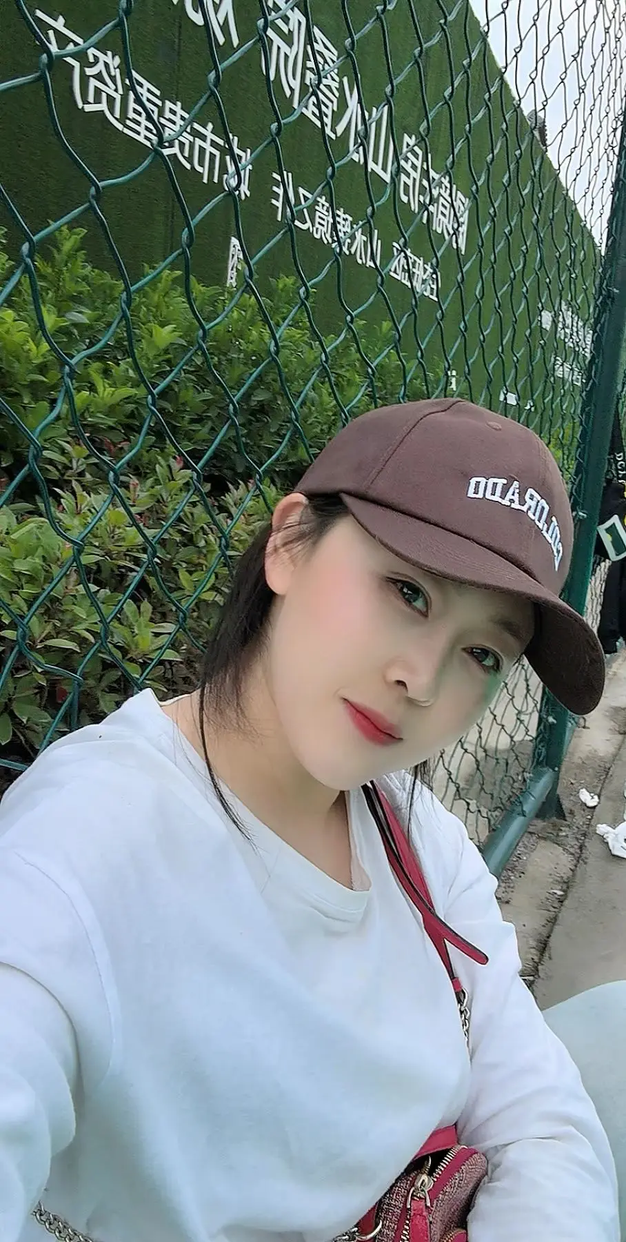 男人对女人，动嘴是哄，动钱是宠，动嘴动钱又动身体，才是爱。如果一动也不...