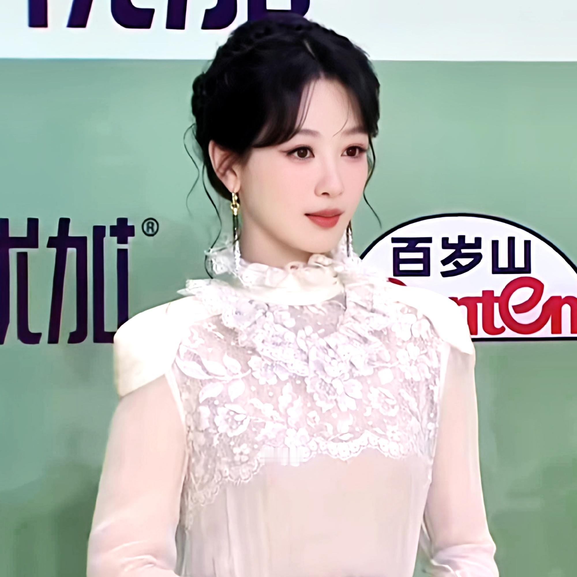 杨紫杨紫玉兰花开君再来  yz杨紫董竹君 你如愿而至，我美梦成真。