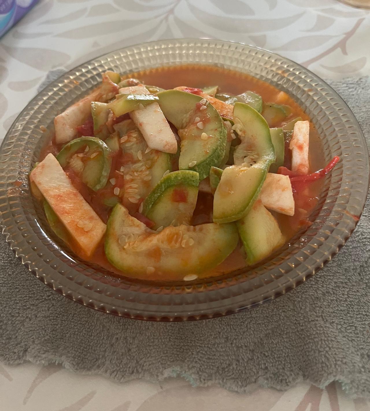 无论走到哪里，都应该记住，过去都是假的，回忆是一条没有尽头的路，一切以往的春天都
