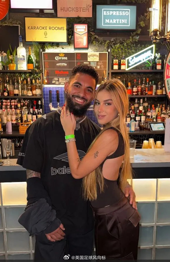 【足球花边：国脚新女友】文明观球 27岁巴西国脚，维拉中场道格拉斯-路易斯，他的