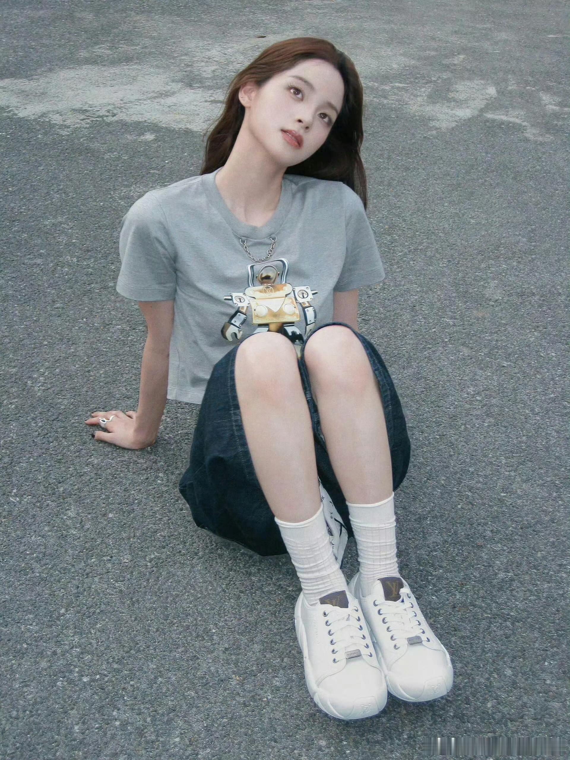好想体验一天欧阳娜娜的人生偶尔会忍不住羡慕欧阳娜娜的生活，特别想体验属于她的一天