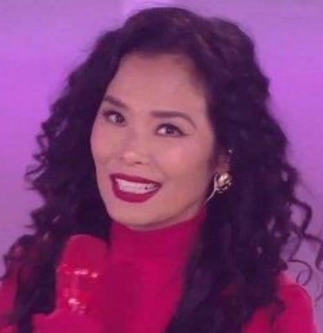 2026年1月10日晚，韦唯现身在攀枝花市体育馆举办的“川超之夜”活动。
此次活