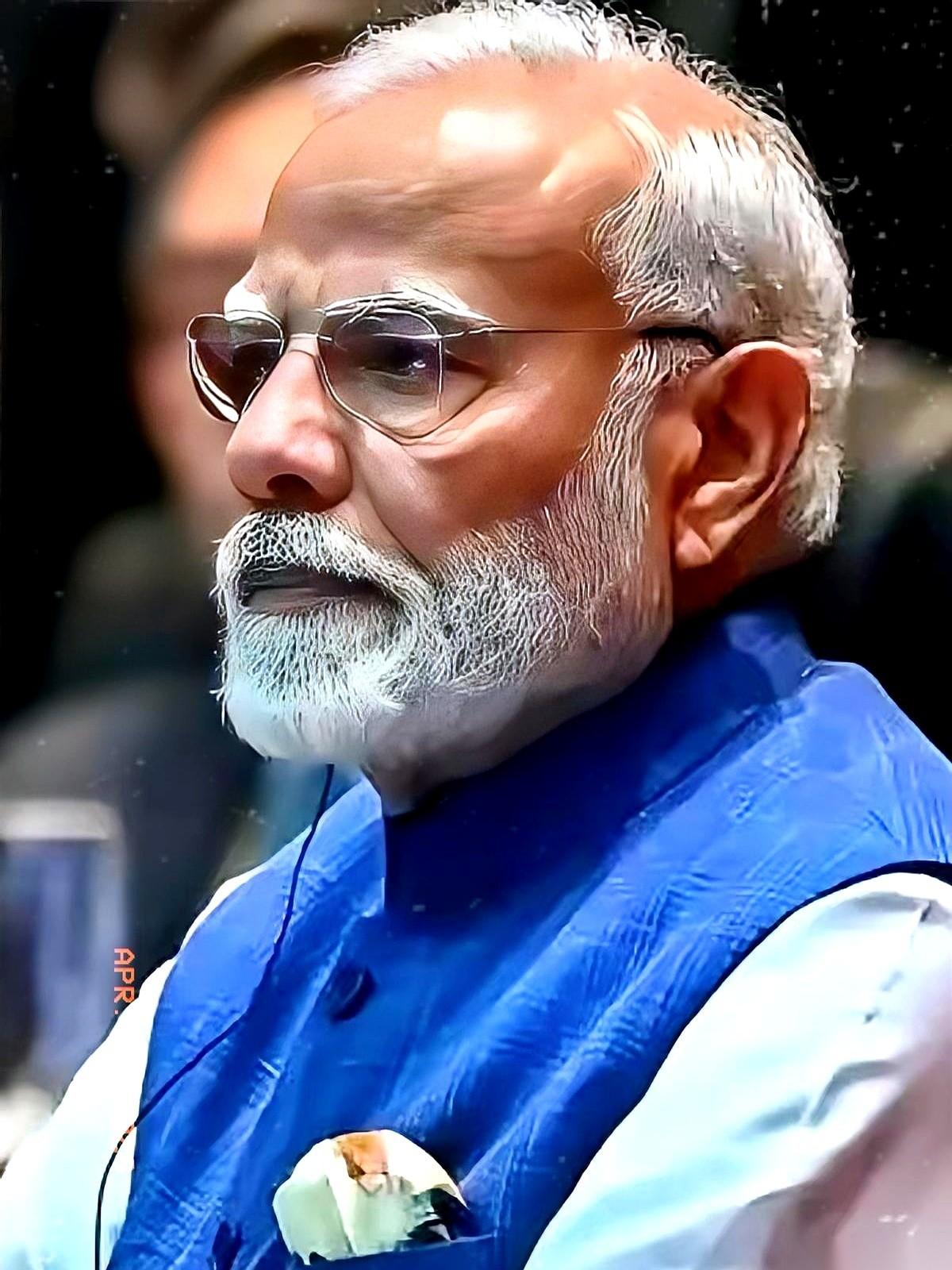 3月25号，中国产的巨型盾构机，刚在孟买港卸货，印度项目方长舒一口气。仅仅一周后