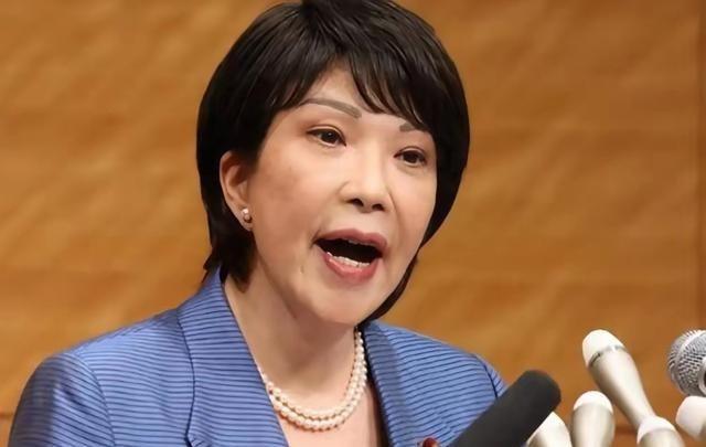 连中国都没想到的一幕发生：赶在特朗普访华前，日本在背后捅了他一刀，高市早苗是真狠