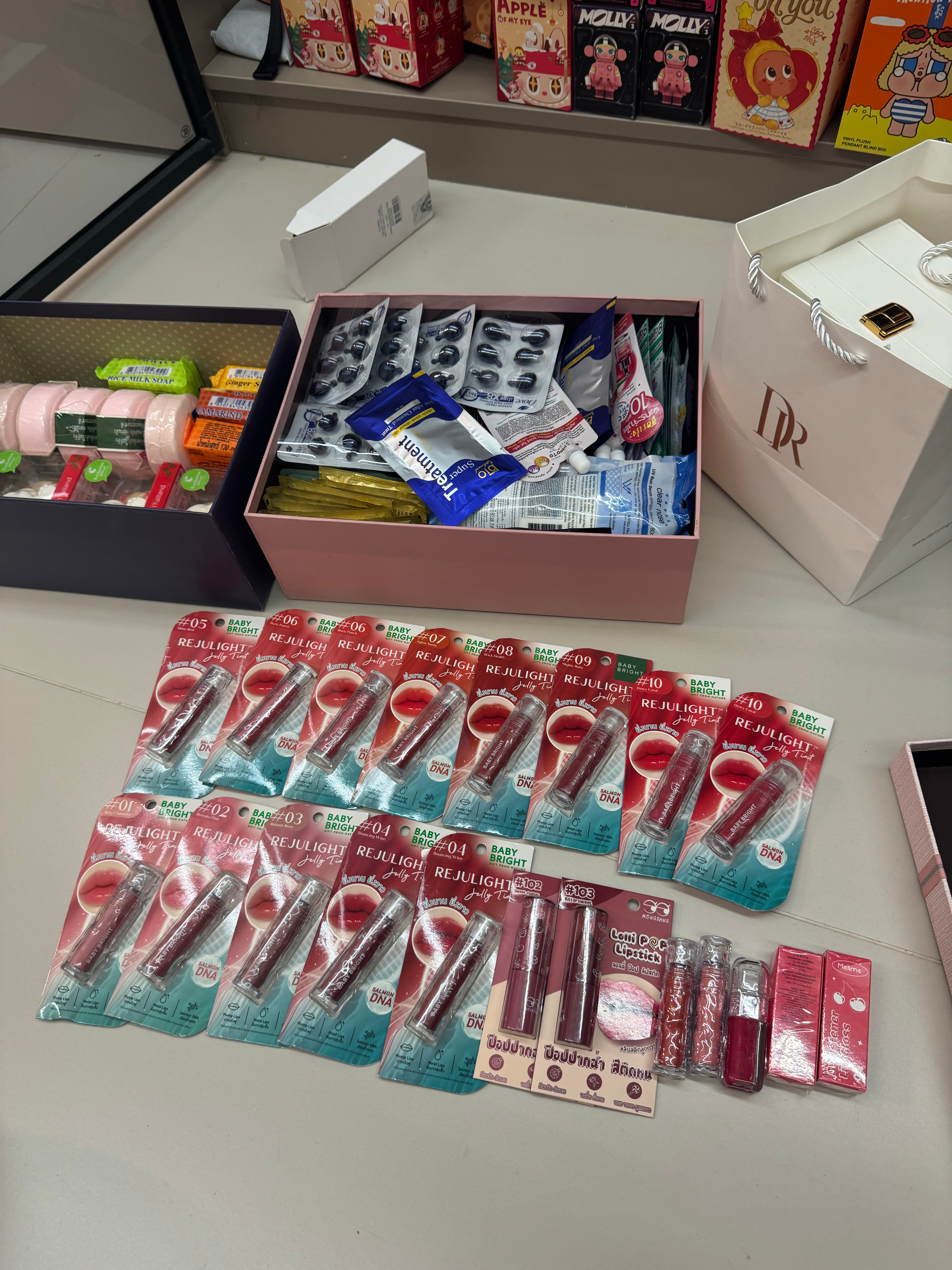 去泰兰德买了这么多口红 啥时候能用完啊