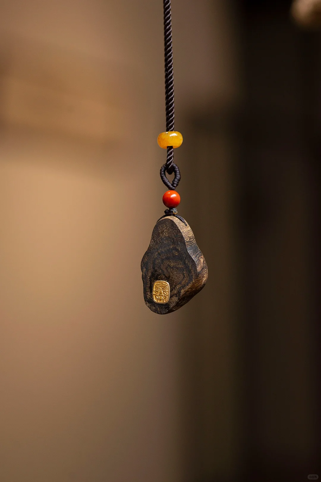 随型形状真的很好看，镶嵌18k金＂扎基拉姆＂