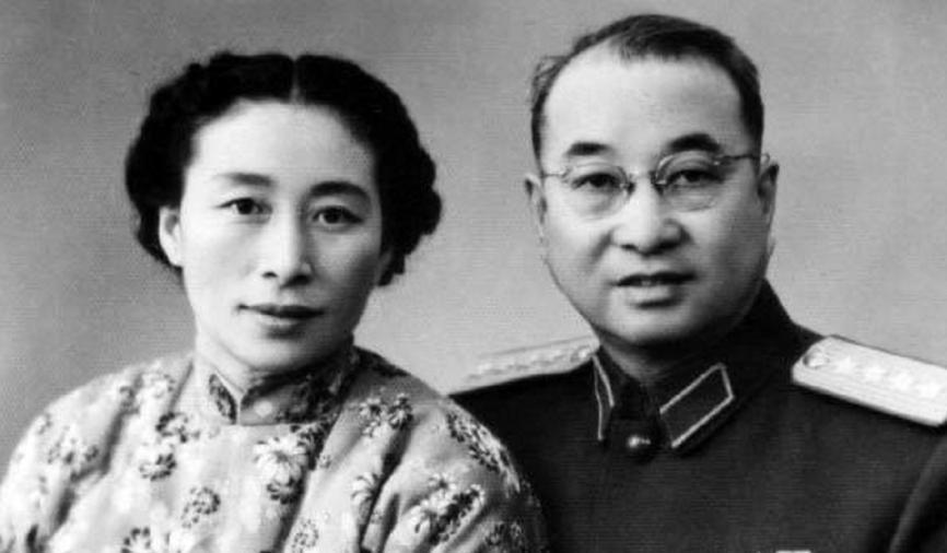 1961年陈赓病重在医院临终，凝视着傅涯忍不住低声呼唤：傅涯，你怎么不愿再看我一