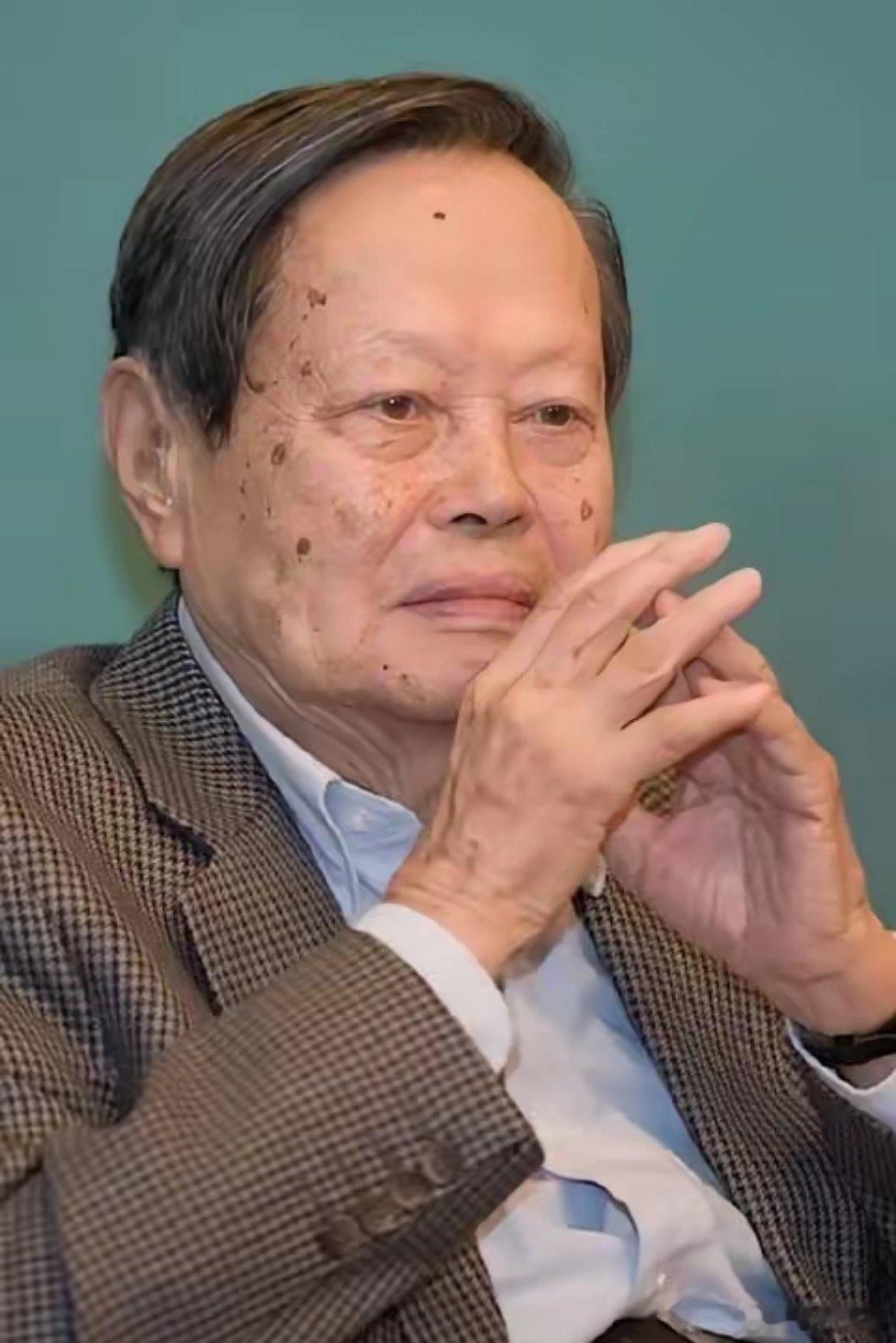 世界著名科学家杨振宁先生去世，享年103岁。晚年他多次被问及“长寿秘诀”，他风趣
