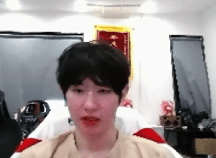 这个诺诺怎么一会抿嘴一会哈欠一会撒娇的呀