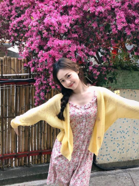 阴天也要出片的小美💐
