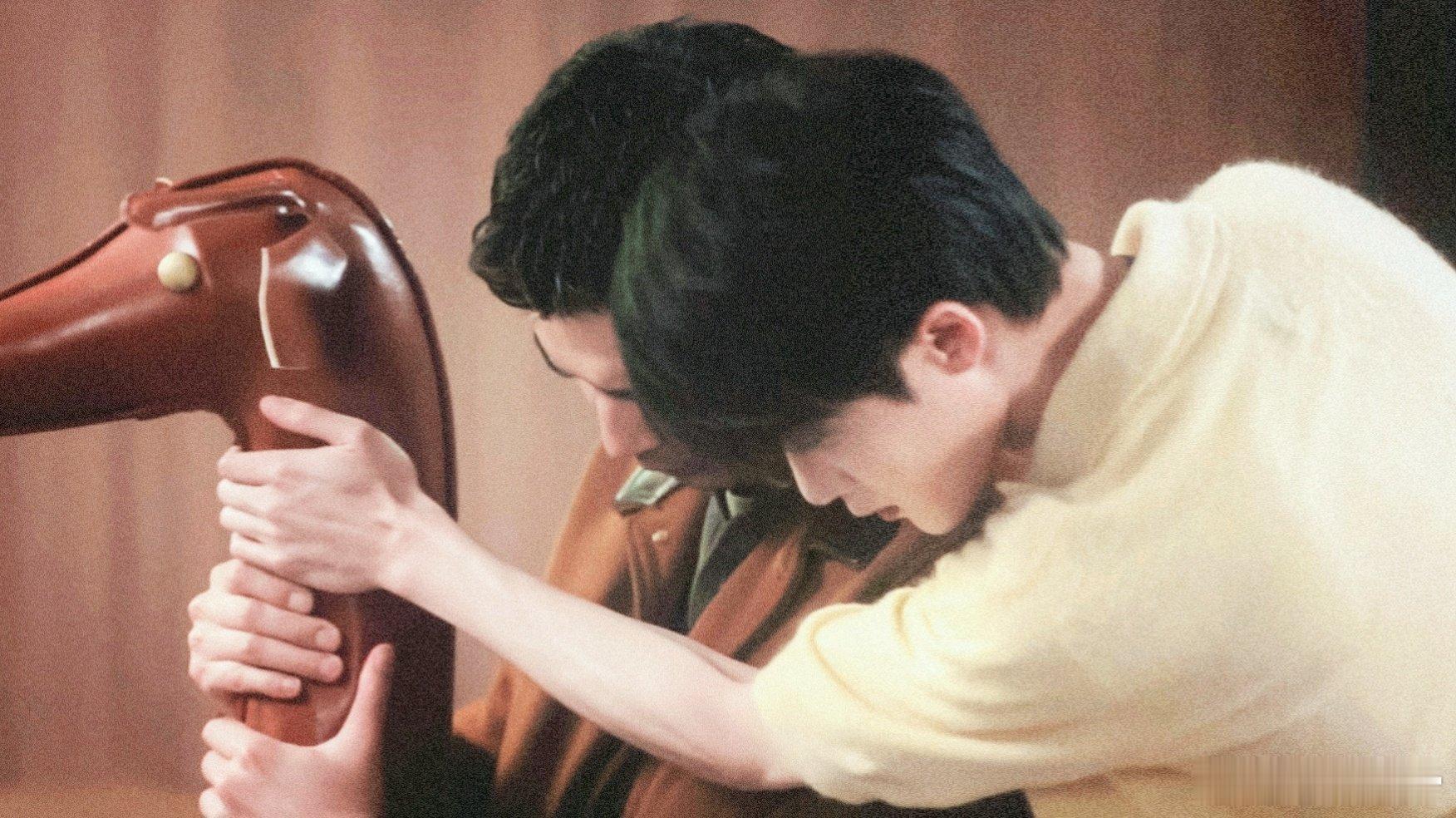 檀健次 够了吗孩子  猎罪图鉴2来鹅鉴面  檀健次化身厨神的样子太可爱了，看着他