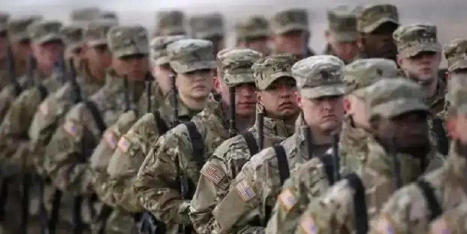 评论区直接炸锅：美国现在给日本递刀子，真把祖宗血泪当PPT翻页？
 
1942年