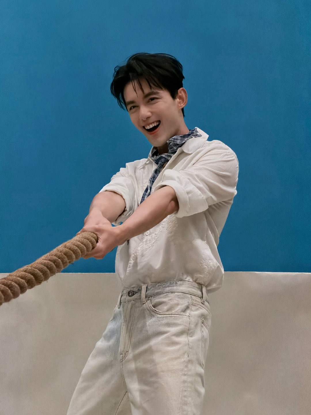 吴磊今日活动生图，状态好青春活力 