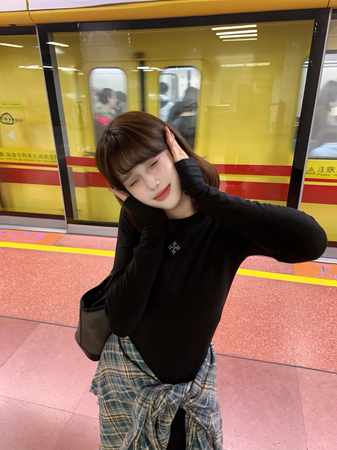 地铁拍拍