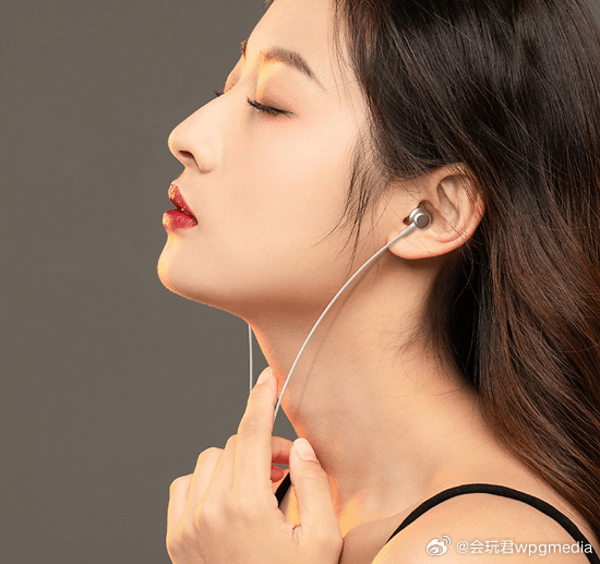 有线耳机5年内销量首次反弹近日，被淘汰了快10年的有线耳机意外走红，成为耳机圈最