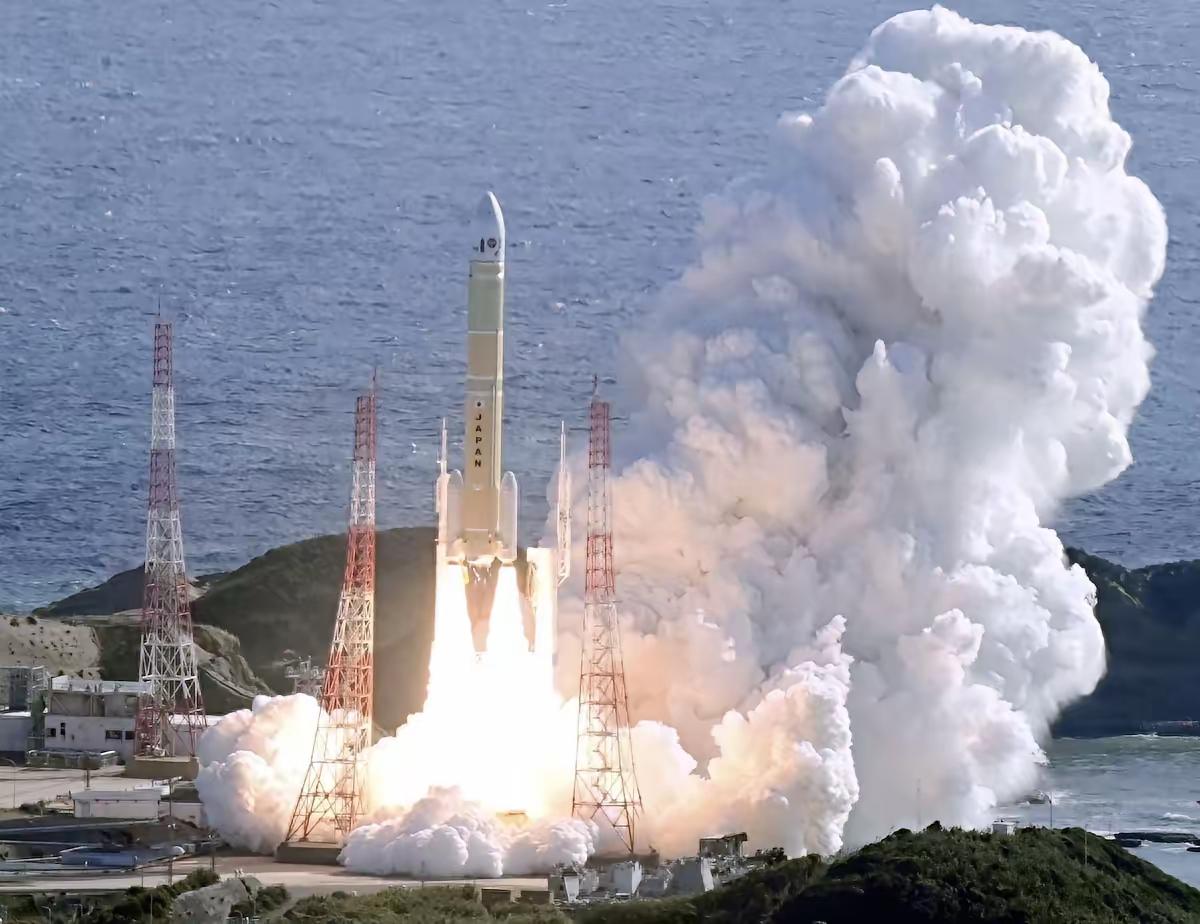 日本的“军事星链系统”横空出世了！5月14日，日本防卫政务官若林洋平在日本国会参