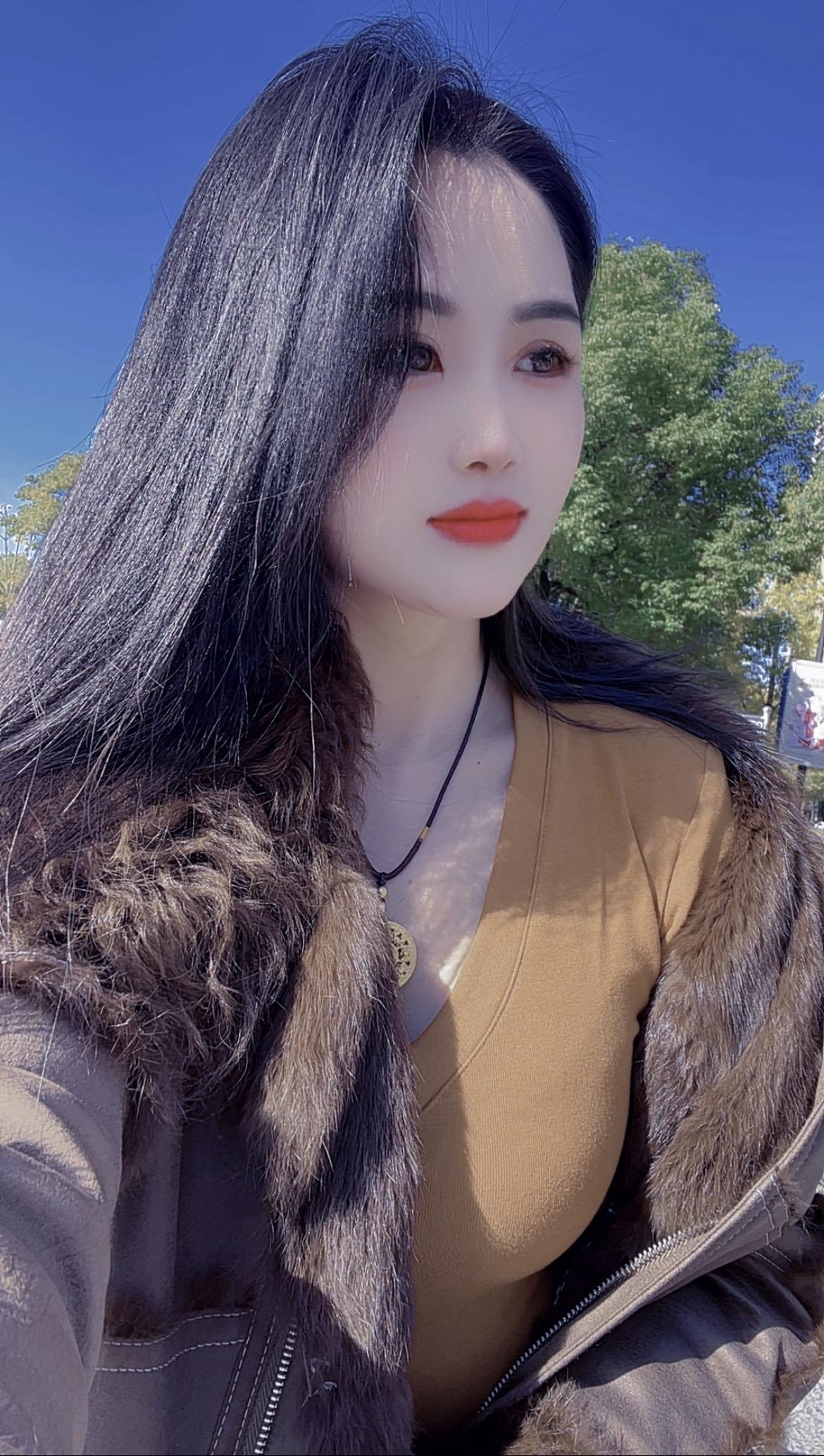 我喜欢这样的生活，独自晒着太阳也自在