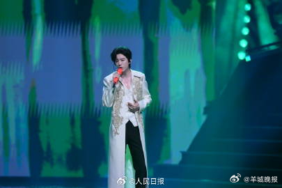 【2025#湾区升明月晚会现场图#】今晚，2025年#湾区升明月#大湾区电影音乐