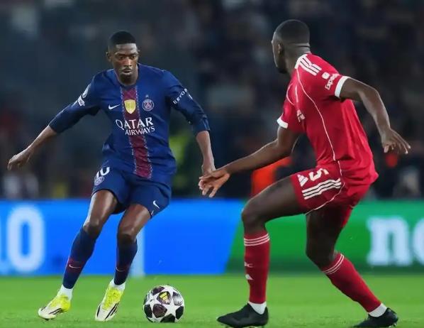 利物浦真的将陷入低谷了吗？国足还5后卫防守吗？凌晨欧冠巴黎本场碾压利物浦。面对此