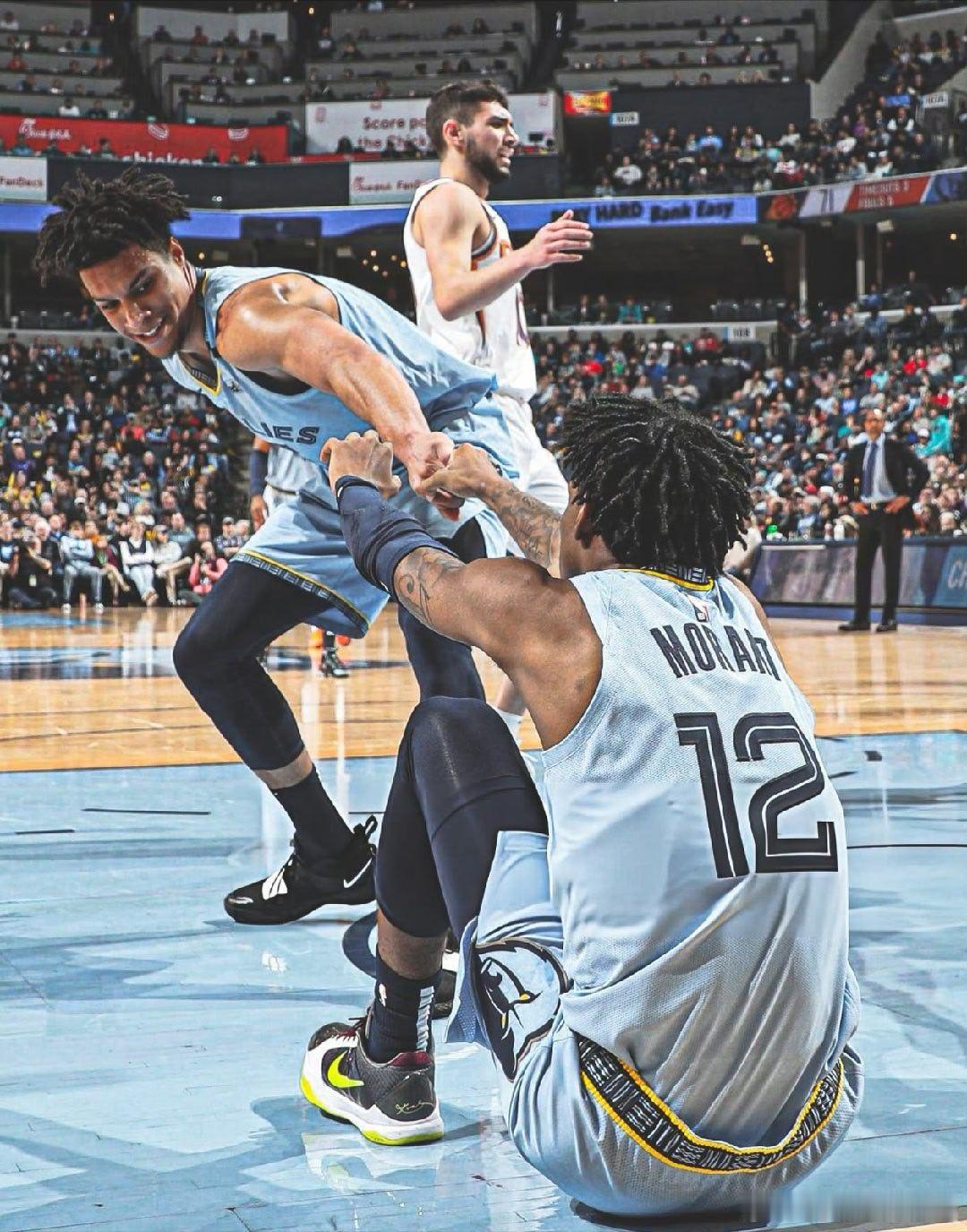 噩耗传来！NBA一日内痛失两位球员，篮球界集体哀悼2026年5月13日，NBA联
