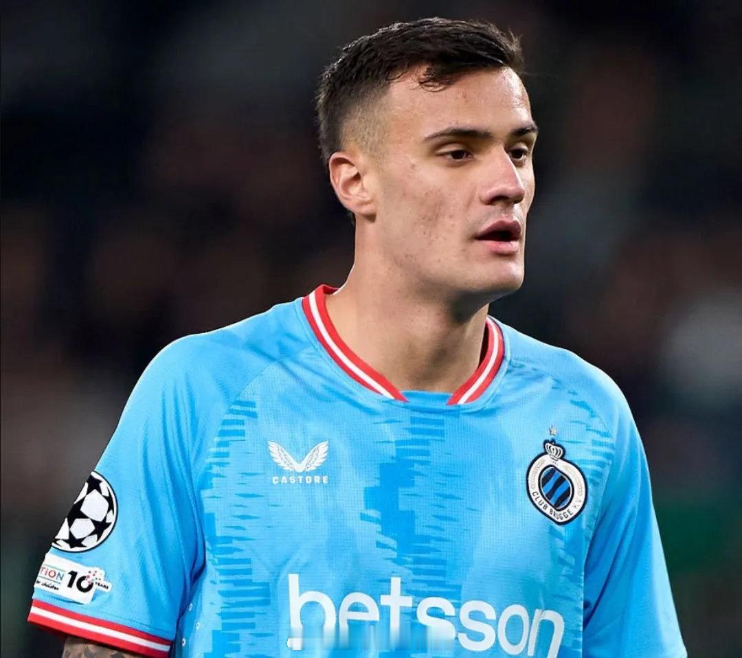 HLN消息，阿森纳和切尔西已经就斯坦科维奇的情况和布鲁日以及球员的经纪人团队取得