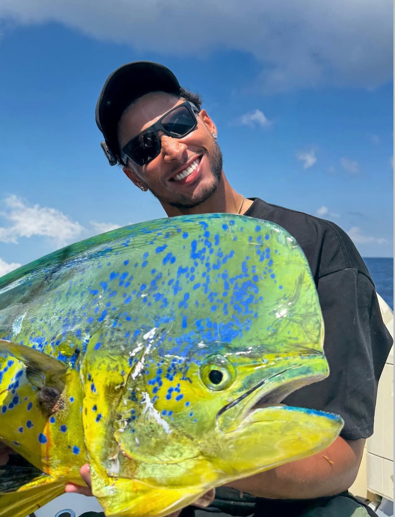 退休生活！本·西蒙斯晒最新钓鱼照！🎣 