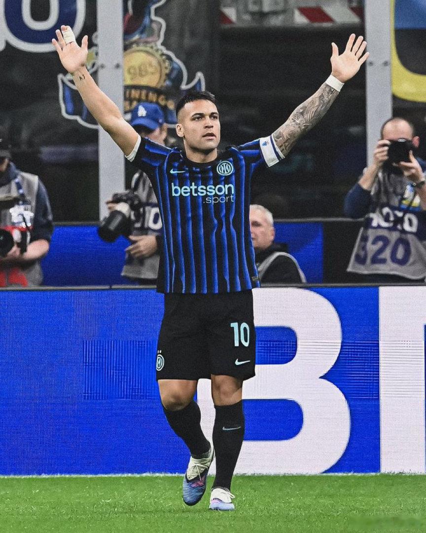 齐沃：比塞克很快就会回归球队的训练 劳马下周应该也能恢复训练了 他的状态正在提升