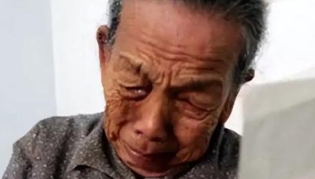 1994年，在被中国收养近50年后，日本遗孤赵连栋在踏上日本国土之后，再也没有给