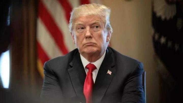 特朗普承认了！4月13日，这位向来天不怕地不怕的美国前总统罕见服软，公开承认在今