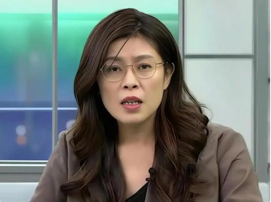 郑丽文太让人吃惊了！7月5日晚，中国台湾省郑丽文发文说：和平不是口号，是一个巨大