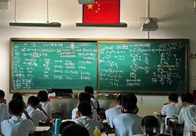 初二孩子若出现这4个信号，不用补课，后面成绩一路上升