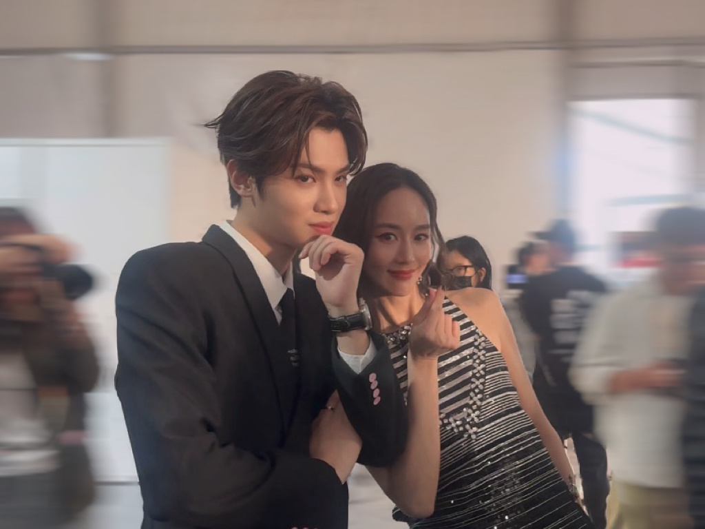 居然能够看到了张钧甯黄明昊同框比心，两个人的互动真的是太有爱了吧，这两张脸的同框