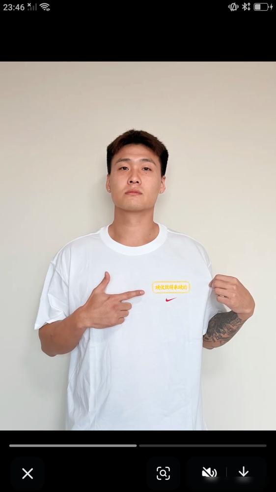 赵睿落选，高诗岩冲进评论区喊黑蛋
你就是我嫡亲的兄弟，才会在我摔得最疼的时候，笑