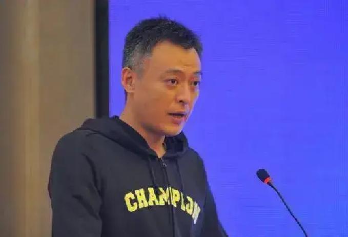 奥运金牌悬了？国乒突然换帅！
 
名单刚挂网，手机就震个不停。秦志戬升总教练，肖