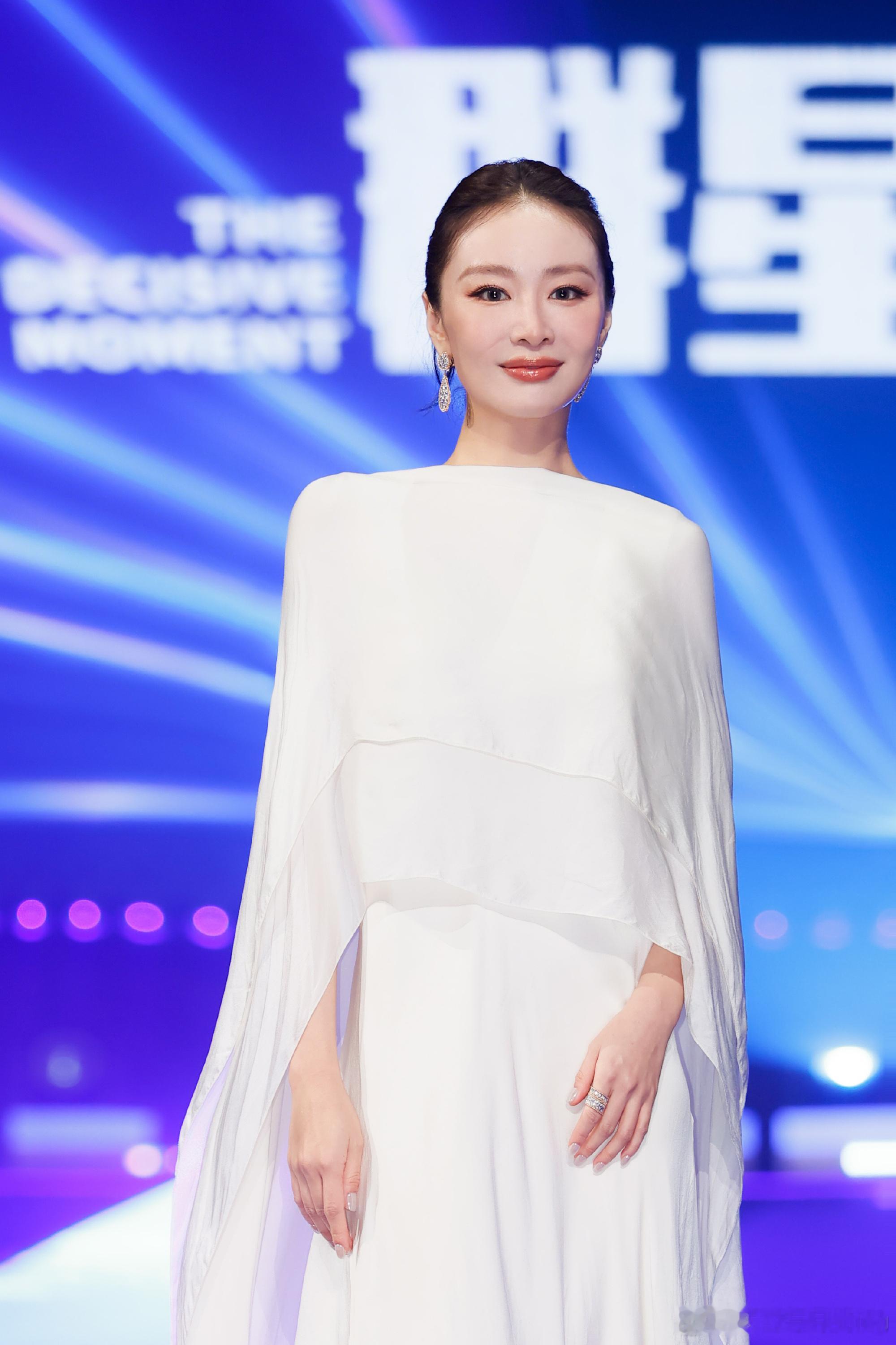高叶曾因主队落选瘫了半个小时高叶看今年的世界杯很难受 原来高叶也是藏在荧幕背后的