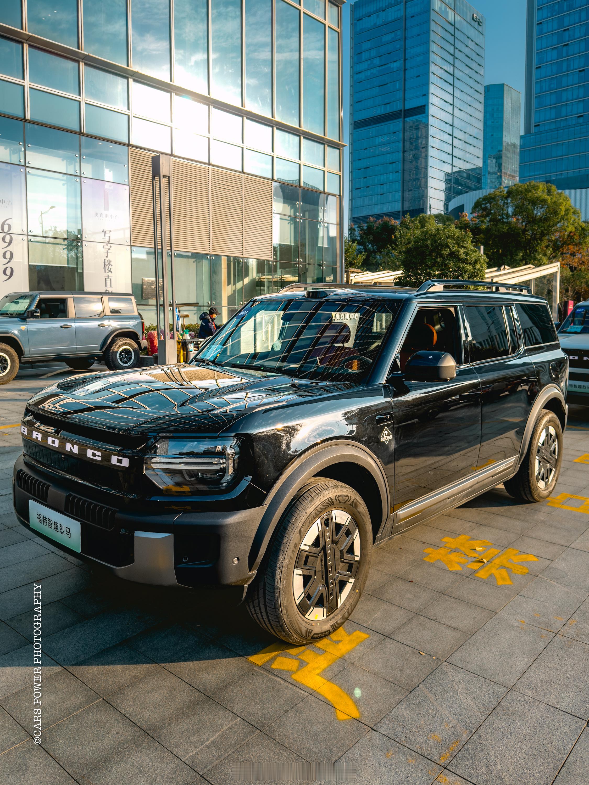 福特智趣烈马正式上市纯电和增程5款车型价格区间为22.98-28.28万元这价格