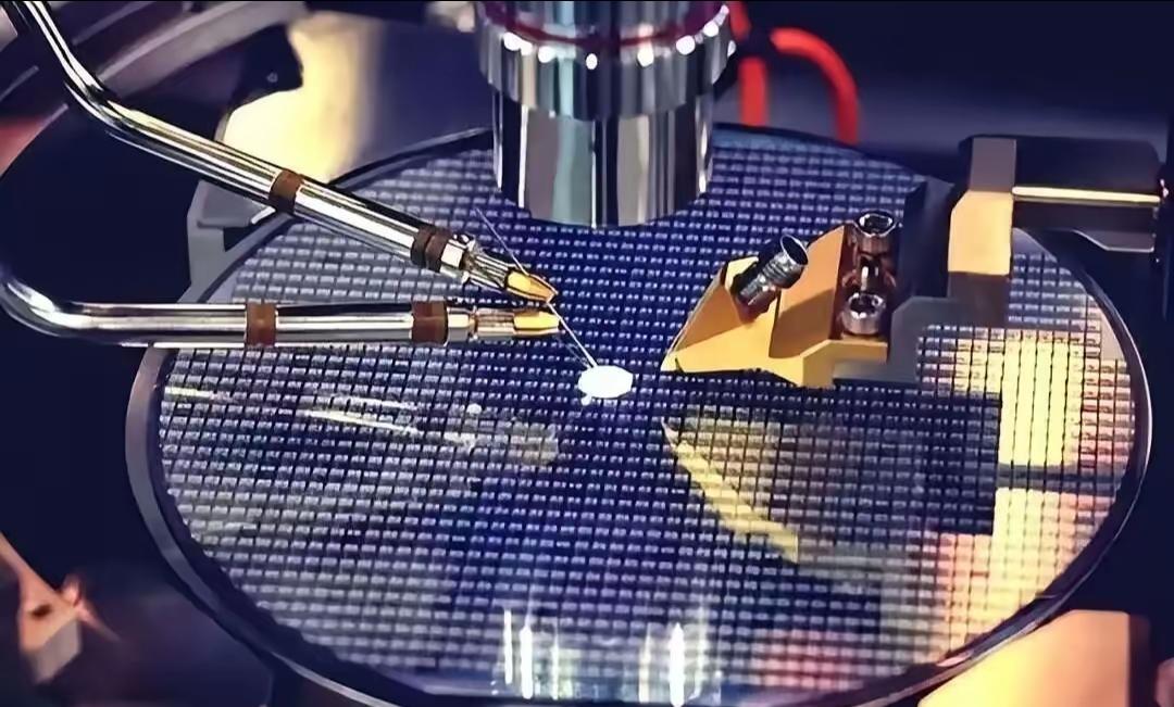 刚看到一条消息，从10月1日开始，日本三大光刻胶巨头要对全球光刻胶的定价，整体上